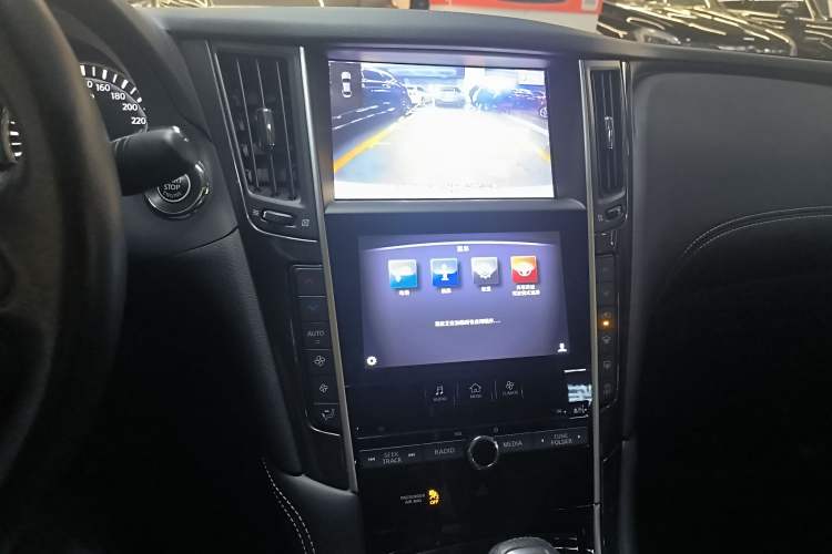 Used Infiniti Q50L 2018 2.0T Comfort Edition China VI Standard Audio And AC Panel