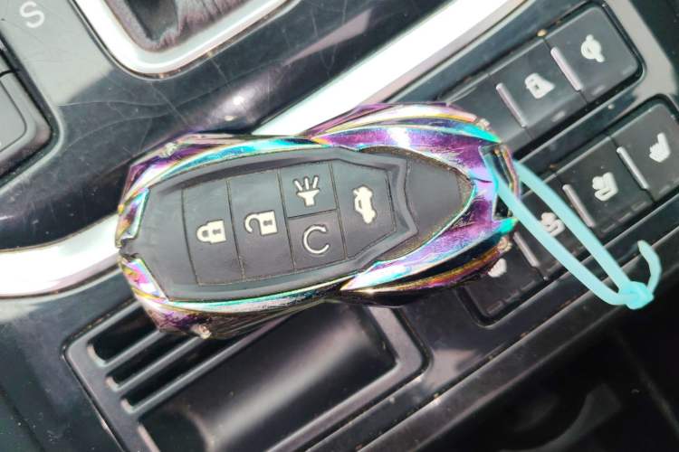 Used GAC Trumpchi GS7 2017 320T Two-Wheel-Drive Luxury Smart Connectivity Model Vehicle Key