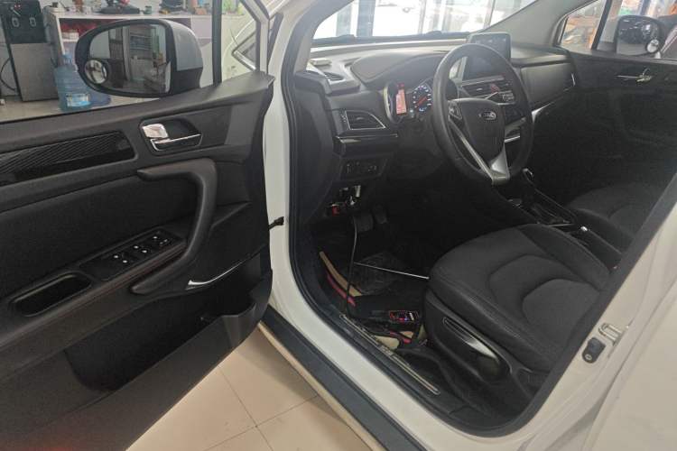 Used JAC Refine S3 2017 1.6L CVT Smart Connect Model