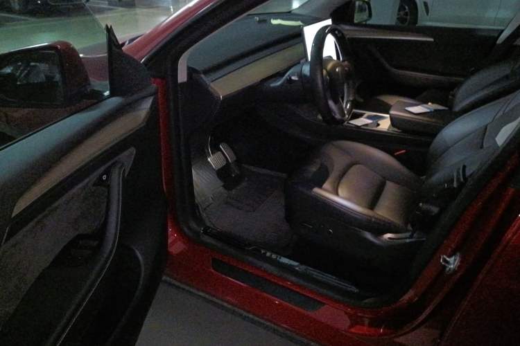 Used Tesla Model Y 2021 Long-Range All-Wheel-Drive Version 3D7