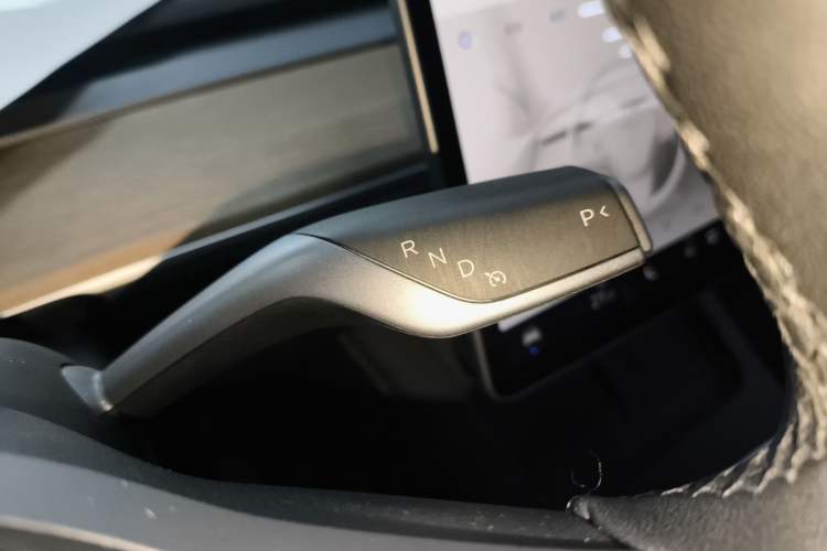 Used Tesla Model Y 2021 Long-Range All-Wheel-Drive Version