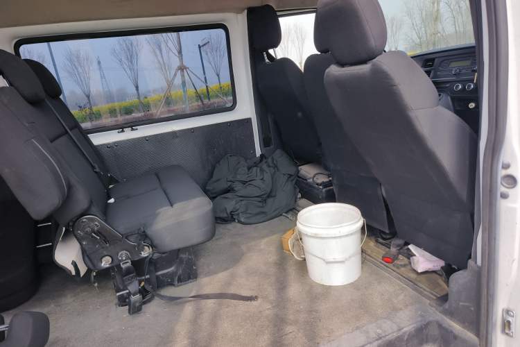 Used JMC Fushun 2023 2.0T Manual Long-Wheelbase High-Roof Passenger Version Business-Class 15-Seater (Non-Commercial)