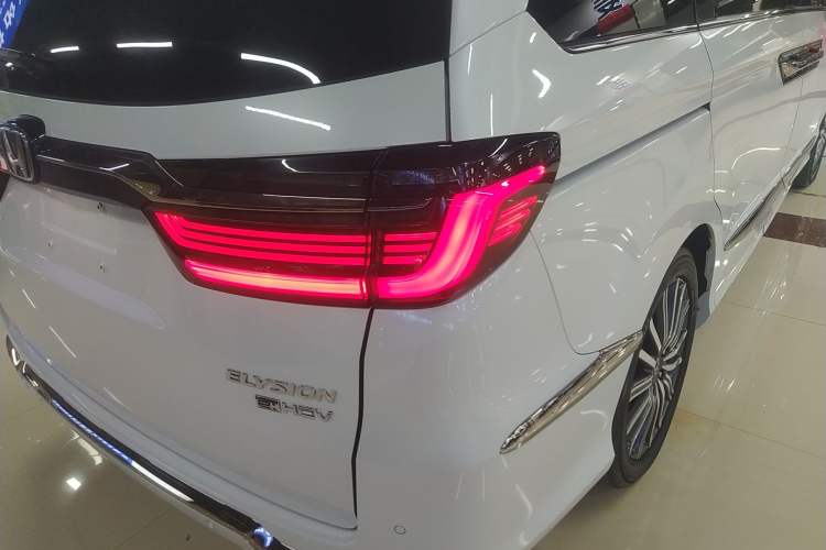 Used Honda Elysion 2022 2.0L eHEV Luxury Edition
