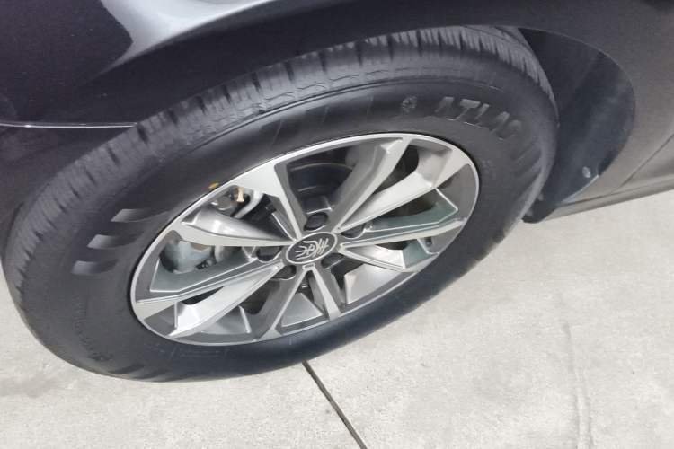 Used BYD Qin PLUS 2023 Champion Edition DM-i 55KM Leading Model Exterior 4