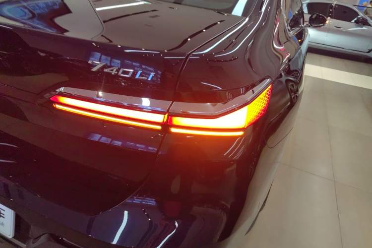 Used BMW 7 Series 2023 740Li Luxury Edition M Sport Package Right Rear Taillight