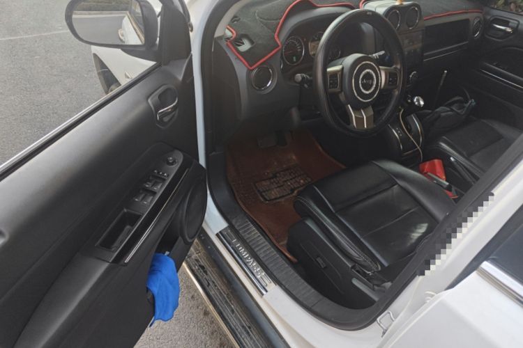 Used Jeep Compass 2012 2.0L two-wheel drive luxury version