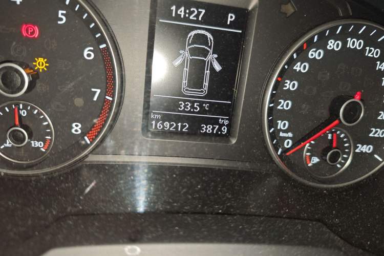 Used Volkswagen Sharan 2015 1.8TSI Comfort Model
