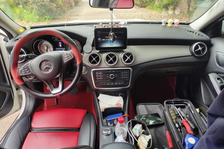 Used Mercedes-Benz GLA 2016 GLA 200 Sport Edition Center Console