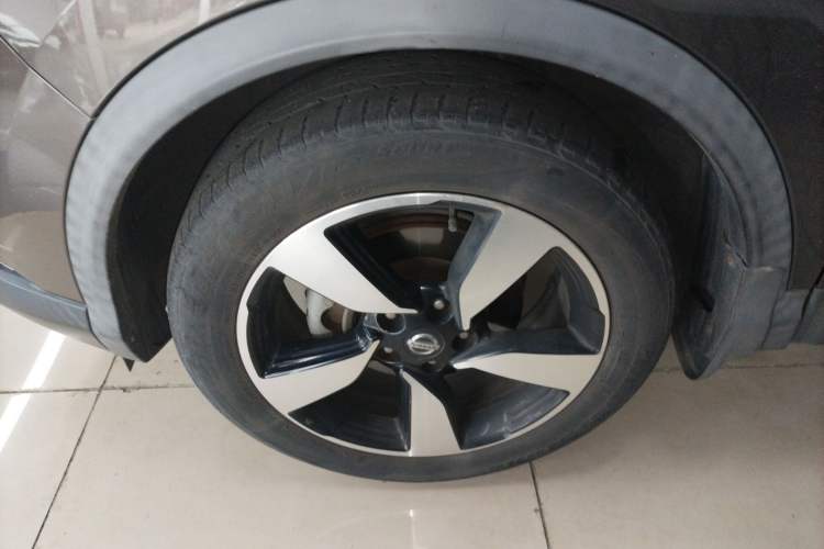 Used Nissan Qashqai 2017 2.0L CVT Luxury Edition China V Standard Left Front Wheel Hub