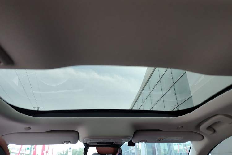 Used Lincoln Z 2022 Facelift iEnjoy Luxury Edition Headliner