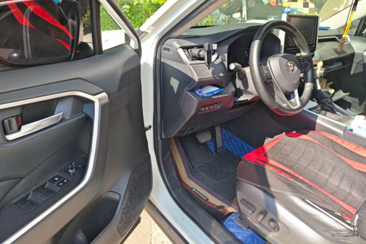 Used Toyota RAV4 2020 2.0L CVT Two-Wheel Drive Fashion Edition Driver Seat