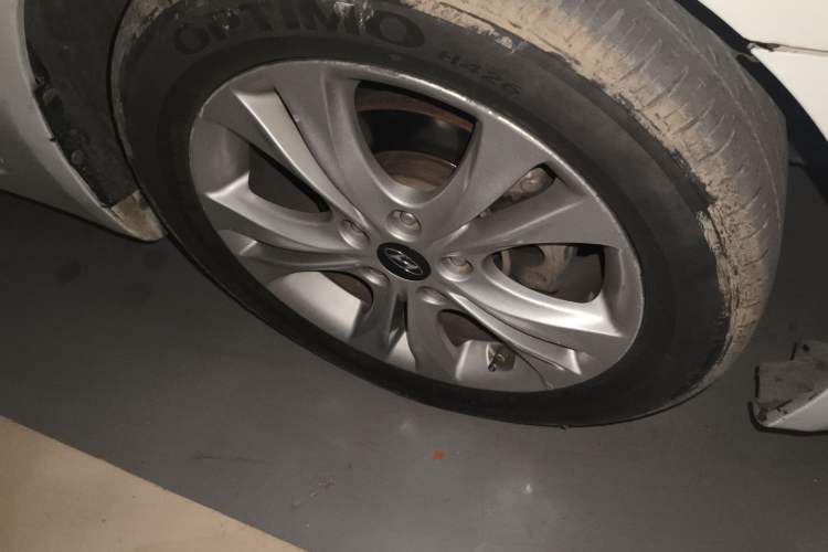 Used Hyundai Sonata 2011 2.0L Automatic Luxury Edition
