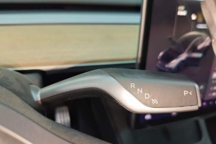 Used Tesla Model Y 2021 Performance High-Performance All-Wheel-Drive Version Gear Lever