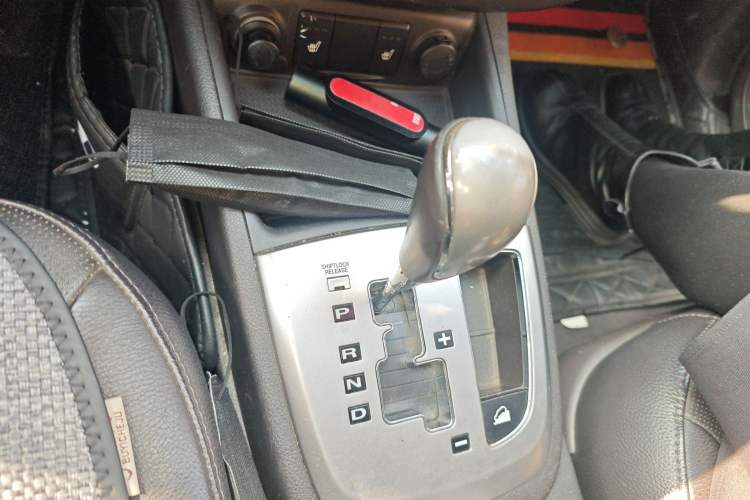 Used Hyundai Santa Fe Classic 2012 2.4 Ultimate Edition 7-Seater Four-Wheel Drive Gear Lever