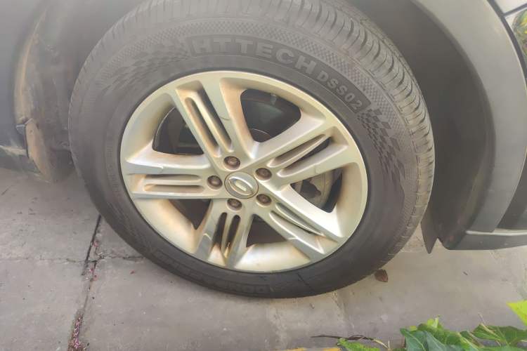 Used GAC Trumpchi GS5 2013 1.8T Automatic Two-Wheel Drive Elite Edition Right Front Wheel Hub