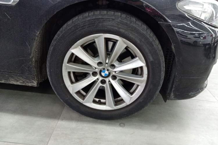 Used BMW 5 Series 2014 520Li Elegant Model
