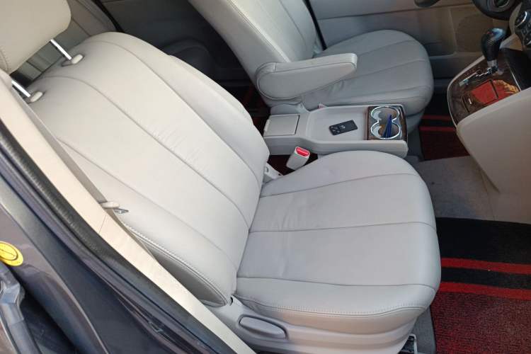 Used Mazda Mazda 8 2011 2.3L Deluxe Edition