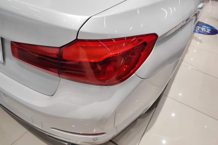 Used BMW 5 Series 2019 Facelifted 525Li Luxury Package
