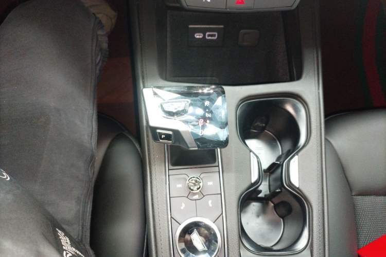 Used Cadillac XT4 2022 28T Two-Wheel Drive Fashion Edition Gear Lever