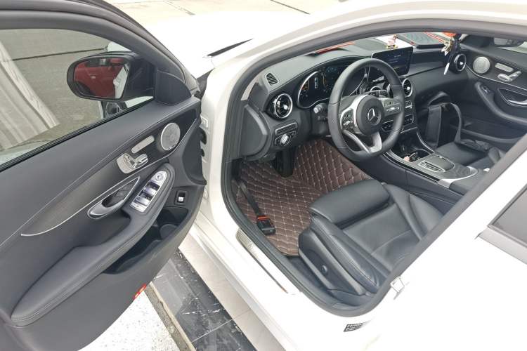 Used Mercedes-Benz C-Class 2021 C 260 L Sport Edition Star Collection Interior 3