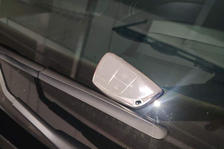 Used Buick Envision 2020 Encore S 652T All-Wheel-Drive Avenir Vehicle Key