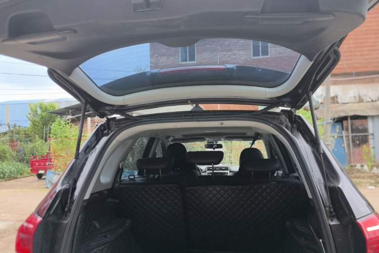 Used Haval H6 2015 Revised Version Sport Edition 1.5T Manual 4x4 Elite Trim Trunk