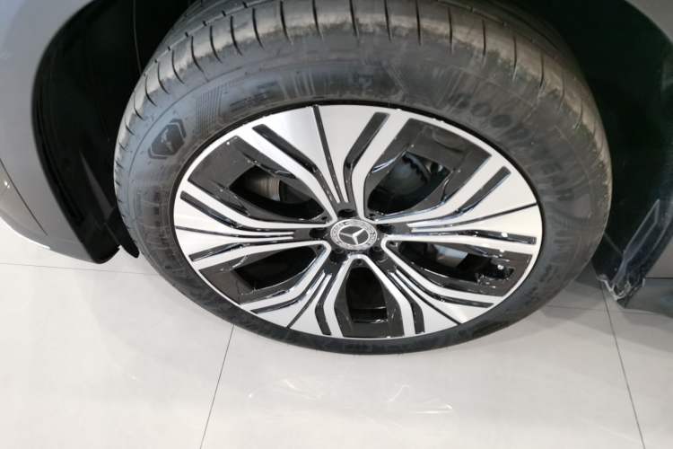 Used Mercedes-Benz EQE SUV 2024 500 4MATIC Pioneer Edition Exterior 4