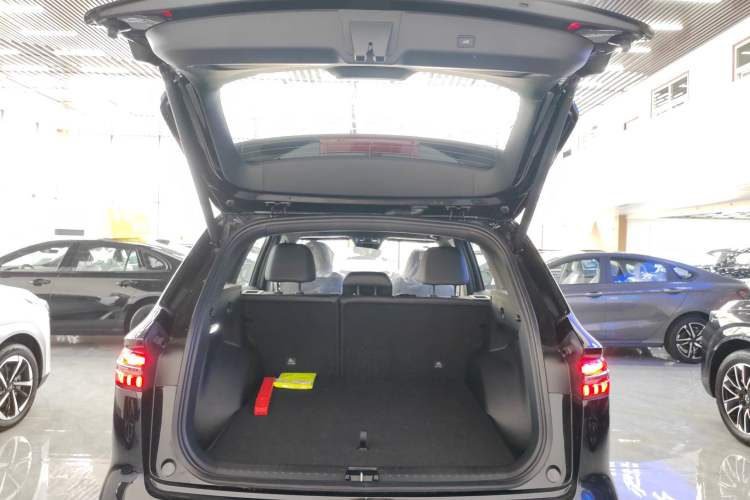 Used Geely Auto Monjaro L 2024 2.0TD DCT EVO Two-Wheel Drive Long-Range Version Trunk