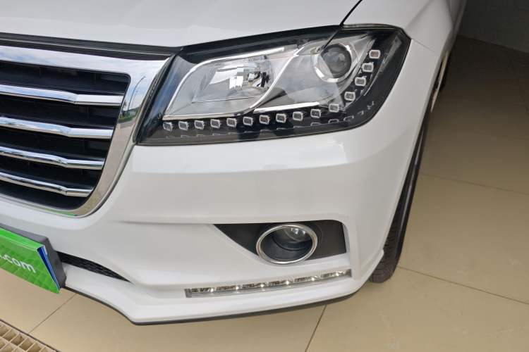 Used Haval H2 2018 Chuanxiang Edition Red Badge 1.5T Dual-Clutch Two-Wheel Drive Fashionable Model Left Front Headlight