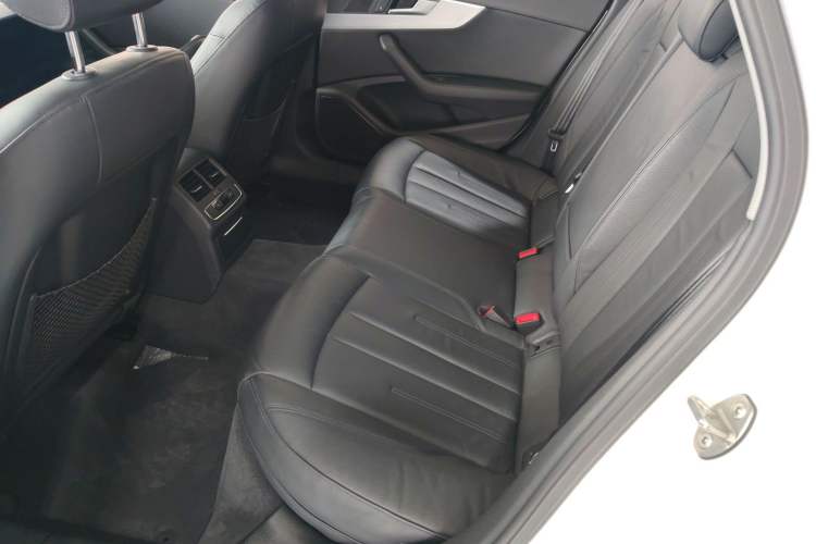 Used Audi A4L 2019 40 TFSI Fashion Edition China VI Emission Standard
