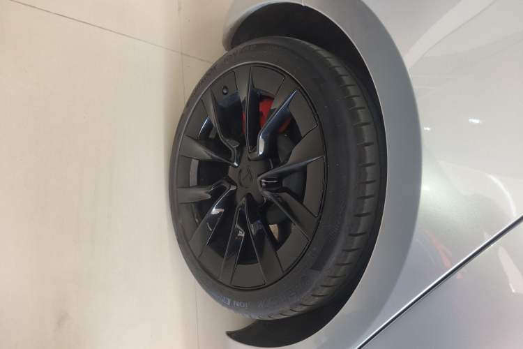 Used Tesla Model 3 2023 Long-Range All-Wheel-Drive Version
