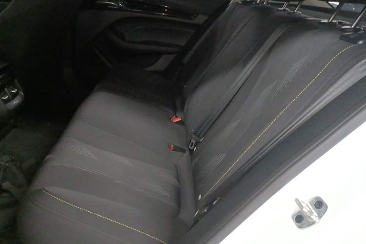 Used Roewe i5 2021 1.5L Manual Platinum Edition Left Rear Seat
