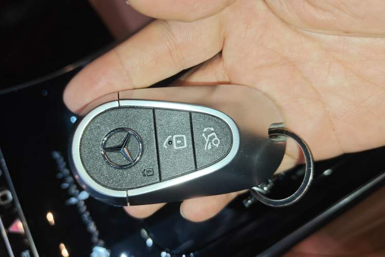 Used Mercedes-Benz GLC 2023 Facelift GLC 260 L 4MATIC Luxury Version 5 Seats