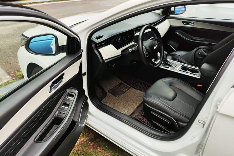 Used Chery Arrizo GX 2018 1.5T CVT Dynamic Color Version China V Standard Driver Seat