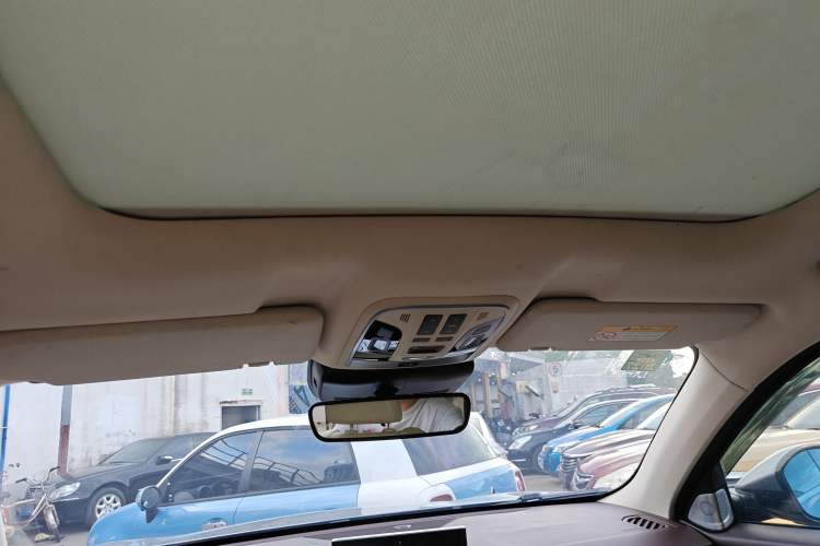 Used Wey VV6 2018 2.0T Two-Wheel-Drive Ultra-Luxury Version China V Standard
