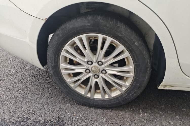 Used Buick GT 2015 15N Automatic Deluxe Edition Right Rear Wheel Hub