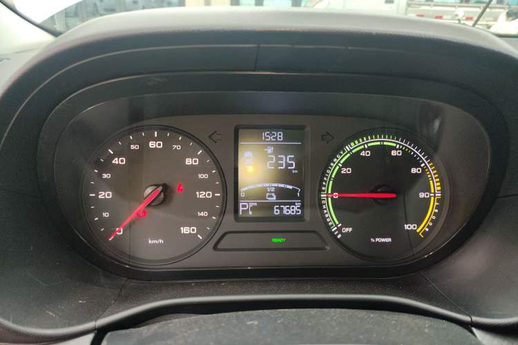 Used Roewe Clever 2021 302 km New Four-Seater Super-Efficient Version Instrument Cluster