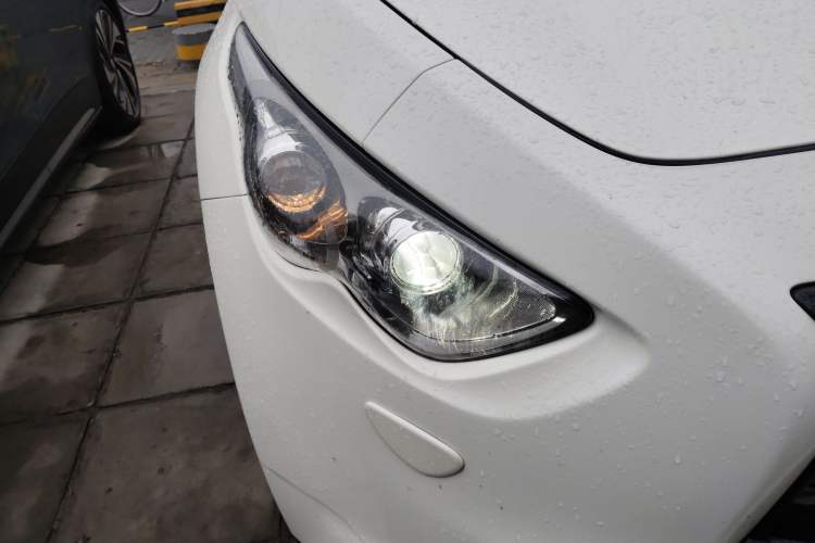 Used Infiniti QX70 2015 3.7L Shadow Edition Right Front Headlight