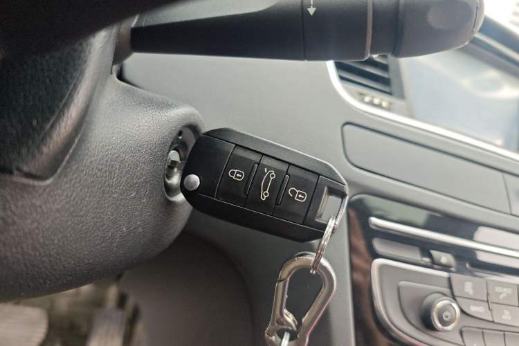 Used Peugeot 508 2012 2.0L Automatic Sunroof Classic Edition Vehicle Key