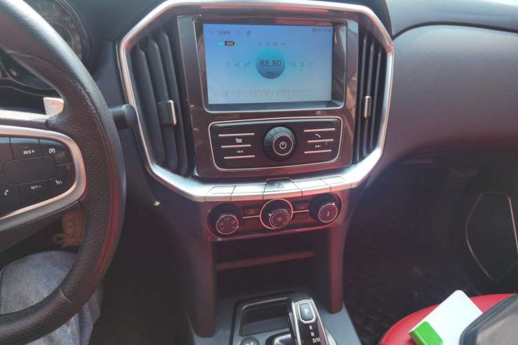 Used JMC Yuhu 7 2020 2.0T Diesel Automatic 2WD Comfort Plus Long Wheelbase China VI Emission Standard JX4D20A6L
