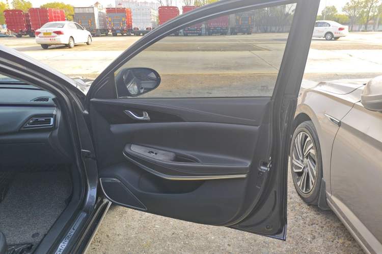 Used Changan Ruicheng CC 2022 Blue Whale Edition 1.5T DCT Luxury Model
