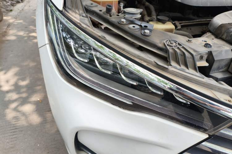 Used BYD Song MAX 2017 1.5T Automatic Smart Connect Luxury 7-Seater Exterior 3