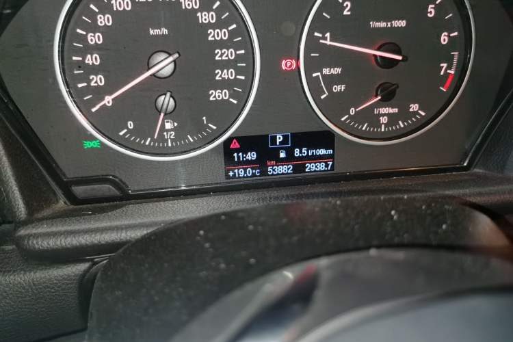 Used BMW 2 Series Active Tourer 2016 218i Fashion Model Odometer Close Up