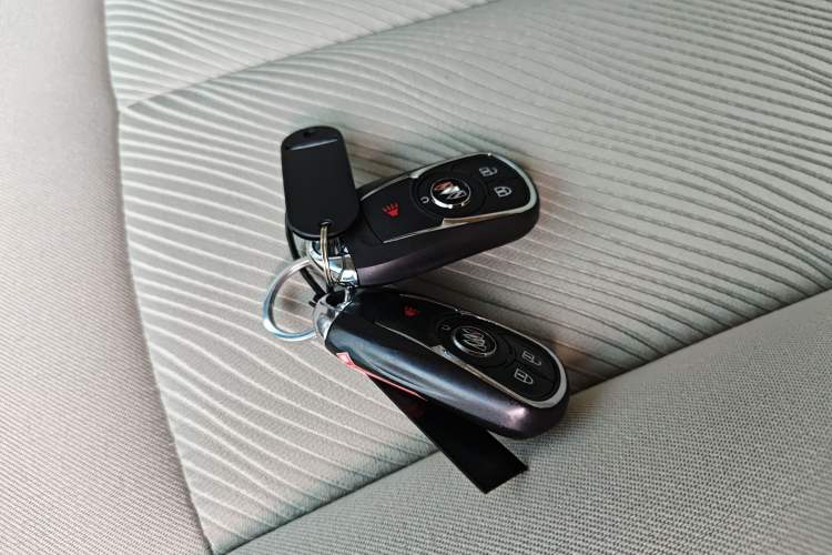 Used Buick GL8 2023 Land Executive Class Comfort Model