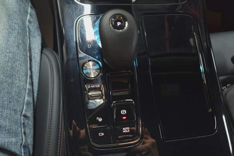 Used GAC Trumpchi M8 2024 Zongshi Series 400T Pioneer Edition Gear Lever