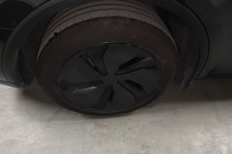 Used Tesla Model Y 2025 Rear-Wheel-Drive Version