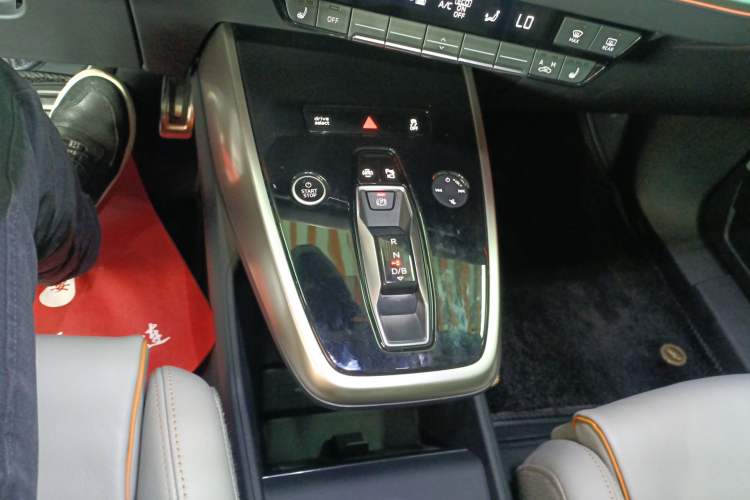 Used Audi Q5 e-tron 2022 40 e-tron Starry Edition Luxury Package Gear Lever