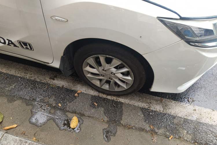 Used Honda Gienia 2017 1.5L CVT Comfort Version Right Front Wheel Hub