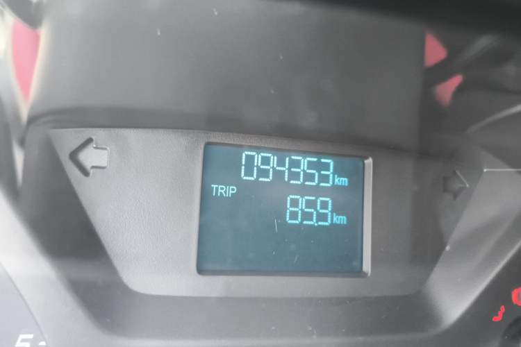 Used Ford Transit 2017 2.0T Diesel Multi-Function Commercial Vehicle Mid-Drive Mid-Roof China V Standard
