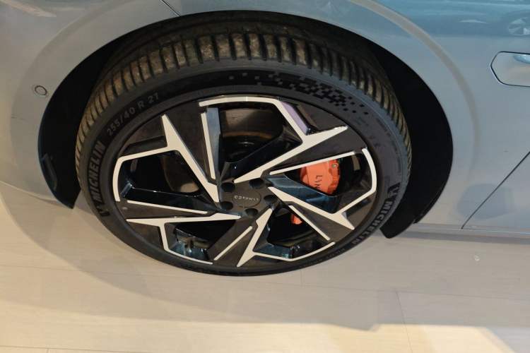 Used Lynk & Co Z10 2025 95 kWh 702 km All-Wheel Drive Intelligent Driving Ultra